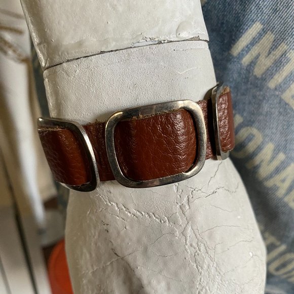 VINTAGE leather cuff - Picture 2 of 4